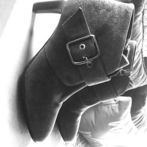 Ladies hi heel booties. Made in Italy